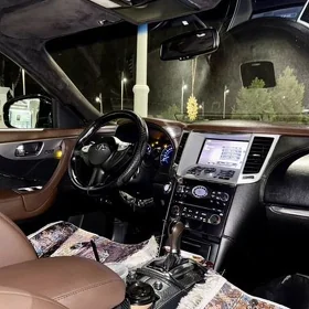 Infiniti FX35 2010