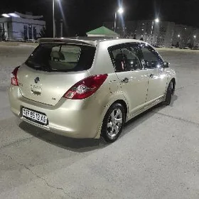 Nissan Tiida 2008