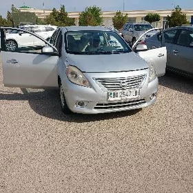 Nissan Versa 2012
