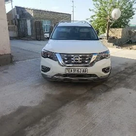 Nissan Pathfinder 2019