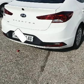 Hyundai Elantra 2020