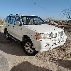 Mitsubishi Nativa 2010