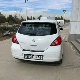 Nissan Versa 2010