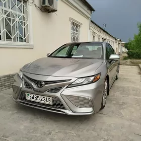 Toyota Camry 2021
