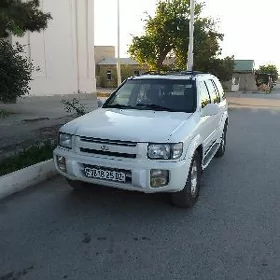 Infiniti QX4 1999