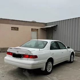 Toyota Camry 2001