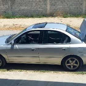 Hyundai Elantra 2002