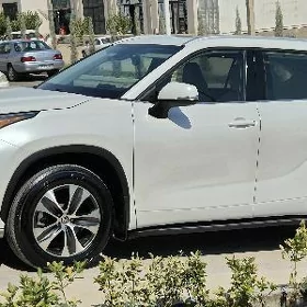 Toyota Highlander 2022