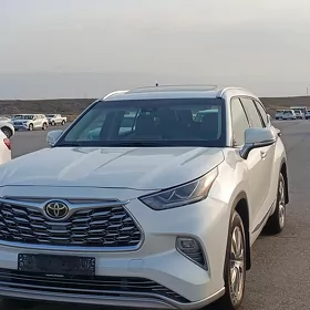 Toyota Highlander 2021