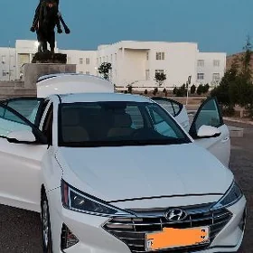 Hyundai Elantra 2020