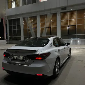 Toyota Camry 2018