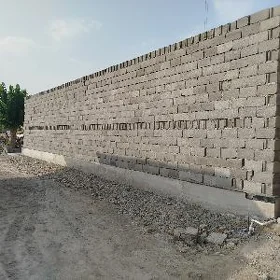 Beton kerpiç örýän ussa