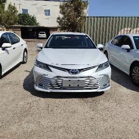 Toyota Camry 2021