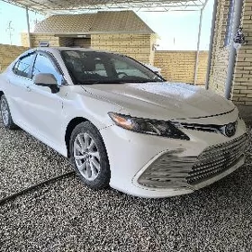 Toyota Camry 2021