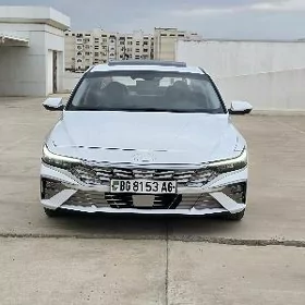 Hyundai Elantra 2024