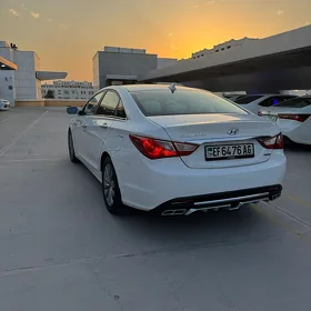 Hyundai Sonata 2011