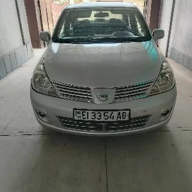 Nissan Versa 2011