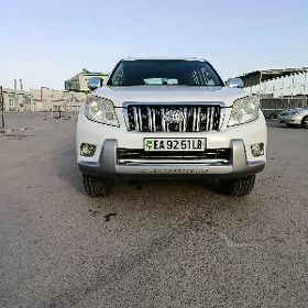Toyota Land Cruiser Prado 2011