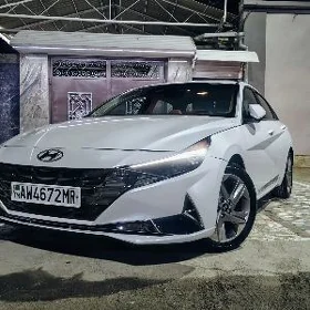 Hyundai Elantra 2022