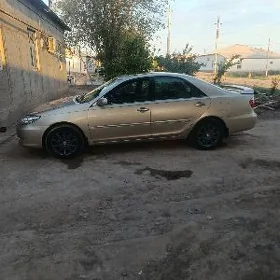 Toyota Camry 2004