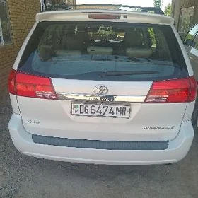 Toyota Sienna 2004