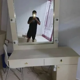 satlyk aýna