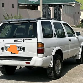 Nissan Pathfinder 1997
