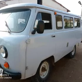 UAZ Profi 1998