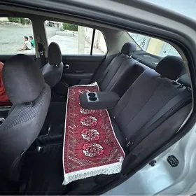 Nissan Versa 2010