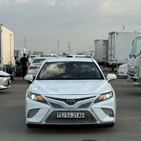 Toyota Camry 2019