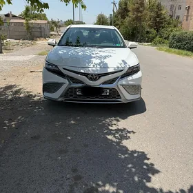 Toyota Camry 2021