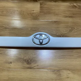 Palta Camry Эмблема