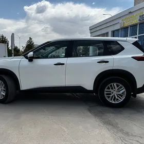 Nissan Rogue 2023