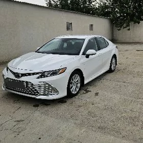 Toyota Camry 2021