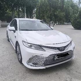 Toyota Camry 2020
