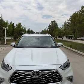 Toyota Highlander 2022