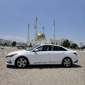 Hyundai Elantra 2021