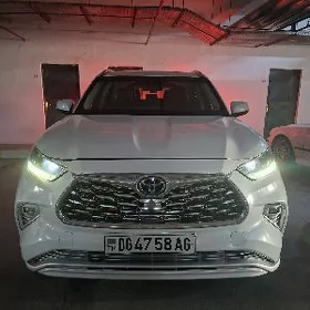 Toyota Highlander 2021
