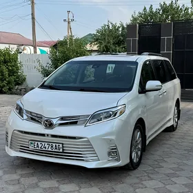 Toyota Sienna 2019