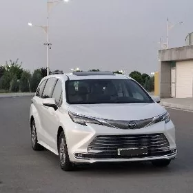 Toyota Sienna 2021