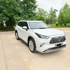 Toyota Highlander 2022