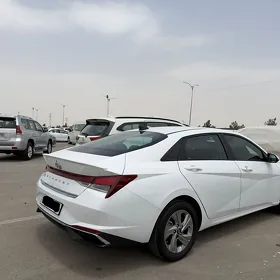 Hyundai Elantra 2021