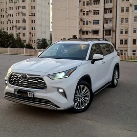Toyota Highlander 2021
