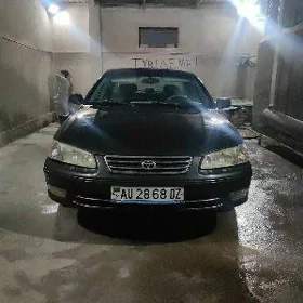 Toyota Camry 2000
