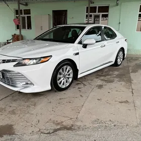 Toyota Camry 2018