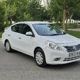 Nissan Versa 2012