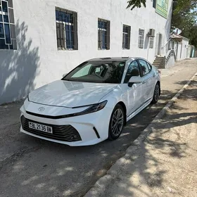 Toyota Camry 2025