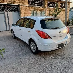 Nissan Versa 2010