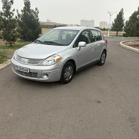 Nissan Versa 2011
