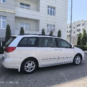 Toyota Sienna 2004
